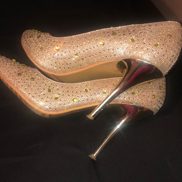 MeMee’s Closet - Picture 2 of 3